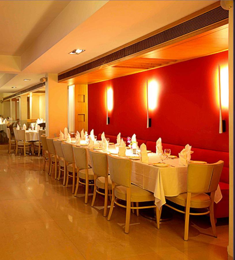 The Royal Orchid Hotel, Chembur Mumbai  Buitenkant foto