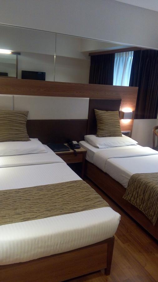 The Royal Orchid Hotel, Chembur Mumbai  Buitenkant foto