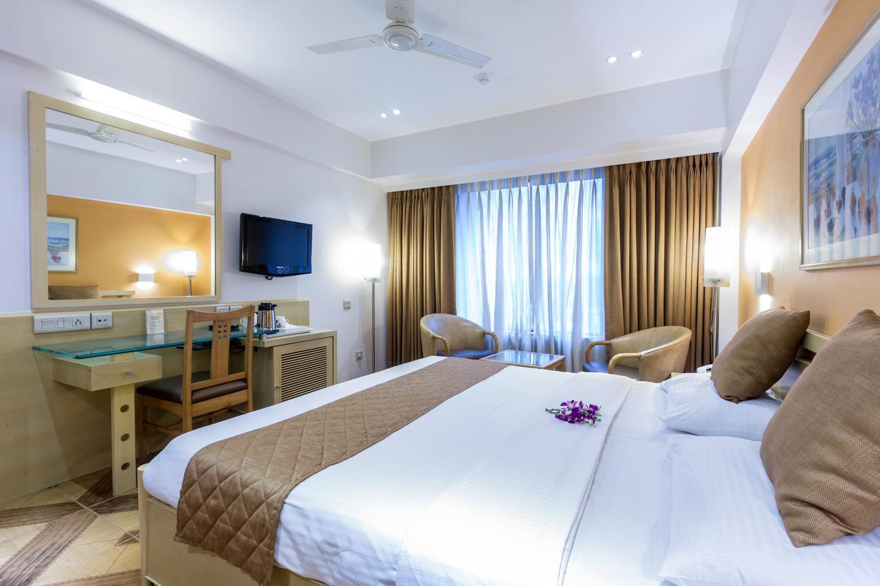The Royal Orchid Hotel, Chembur Mumbai  Buitenkant foto