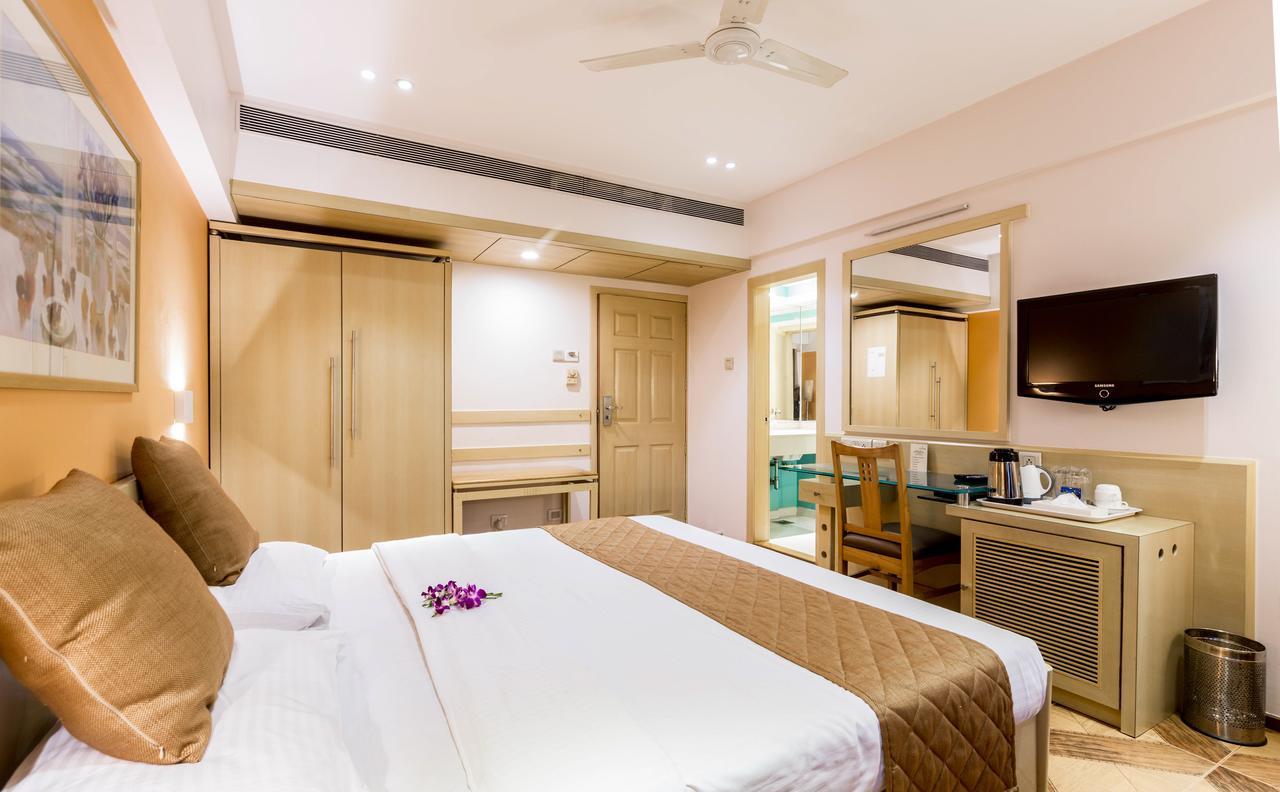 The Royal Orchid Hotel, Chembur Mumbai  Buitenkant foto